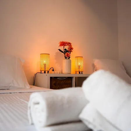 Apartment Peaceful Air-conditioned Haven With An Inner Courtyard *