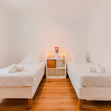 Apartment Peaceful Air-conditioned Haven With An Inner Courtyard